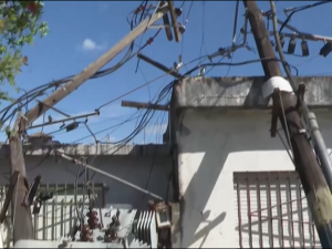 Zona norte: un transformador cayó sobre una vivienda y dejó a toda la cuadra sin luz