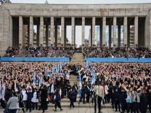 Rosario extiende la Promesa de Lealtad a la Bandera más allá del mes de junio
