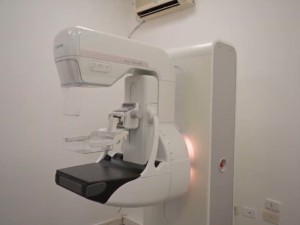 Presentaron un nuevo mamógrafo en el CEMAR
