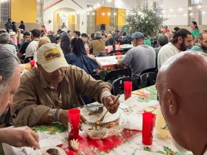 Asado de Nochebuena: iniciativa solidaria para personas en situación de calle y para quienes pasan las fiestas en soledad