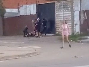 Un grupo de varones atacó brutalmente a dos jóvenes en barrio Godoy