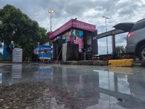 Rosario: bomberos extinguieron el incendio de un baño químico con peligro de propagación