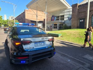 Falsa amenaza de bomba en el Alto Rosario Shopping: operativo policial sin evacuación ni cierre del centro comercial