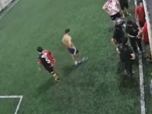 Intentó robar una bicicleta en una cancha de fútbol 5 y los jugadores lo detuvieron