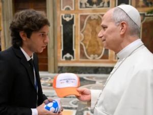 Una iniciativa barrial del sur rosarino presentó ante el Papa su trabajo para alejar a jóvenes de las adicciones