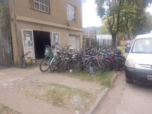 Dos jóvenes robaron tres bicicletas y los detuvieron a las pocas cuadras