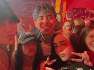 La rosarina Nicki Nicole se sumó a la casita en la última noche de Bad Bunny en el Monumental