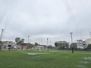 A horas de inaugurarse, el temporal destrozó un complejo de Fútbol 5