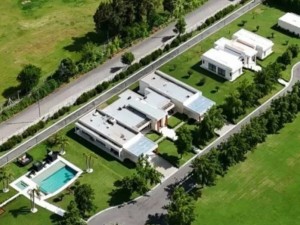 Denuncian lavado en AFA: un monotributista tendría 120 autos de lujo y helipuerto