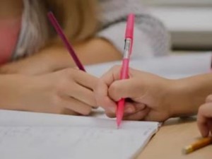 El Gobierno confirma que no habrá incremento para la ayuda escolar anual este año