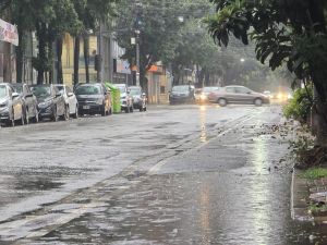 Alerta naranja por tormentas fuertes. ¿Hasta cuándo se mantendrá el mal tiempo en Rosario y la zona?