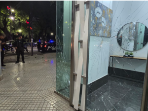 Incidentes en la salida del estadio después de la derrota de Newell's en el clásico rosarino