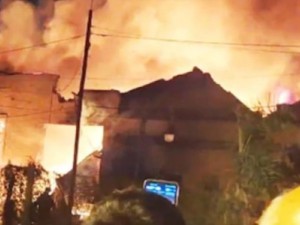 Explosión e incendio en una fábrica bonaerense