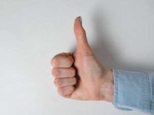 Los gestos pesan más que las palabras al percibir aceptación o rechazo