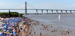 Balneario La Florida y Rambla Catalunya: opciones de playa y recreación en la costa norte de Rosario