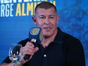 Almirón varía el sistema táctico, pero sostiene una base de nombres en el arranque del Apertura