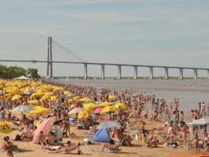 Jornada a pleno sol y mucho calor en Rosario: cómo estará el tiempo durante todo el día