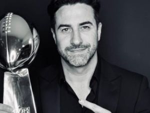 Un argentino hizo historia como la voz en español del Super Bowl en Estados Unidos