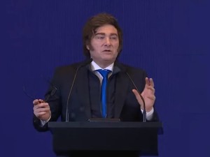Milei reivindicó su estrategia económica y aclaró que a diferencia de Macri, ‘no quiso hacer el ajuste fiscal