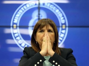 Bullrich respaldó la reforma laboral y planteó un tope a las horas pagas para delegados sindicales