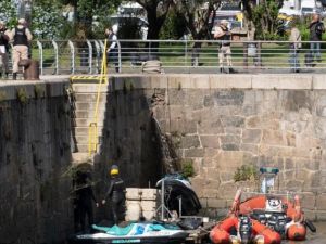 Rescatan a mujer de 31 años tras arrojarse al río en Puerto Madero