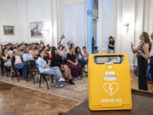 Salud Pública instaló un desfibrilador en el Palacio Municipal