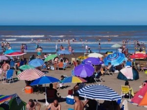 Una familia tipo necesita casi $4 millones promedio para veranear en el país