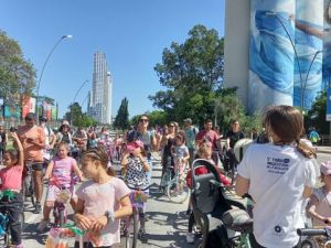 Rosario se prepara para el Día Internacional de la Mujer con bicicleteada de niñas