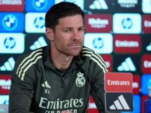 Real Madrid despide a Xabi Alonso tras la derrota ante Barcelona en la Supercopa